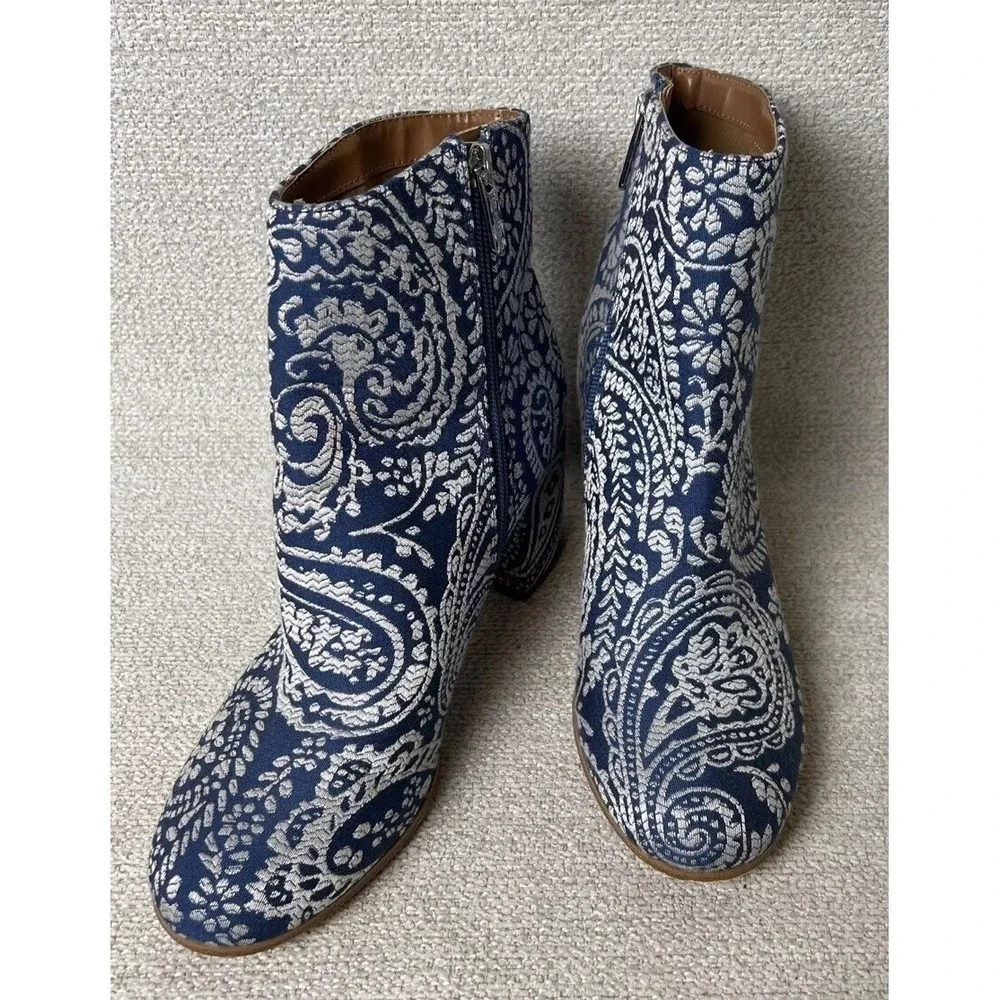 Indigo Rd Boots Women 8.5 Ankle Blue White Paisley‎ Pattern Crusona